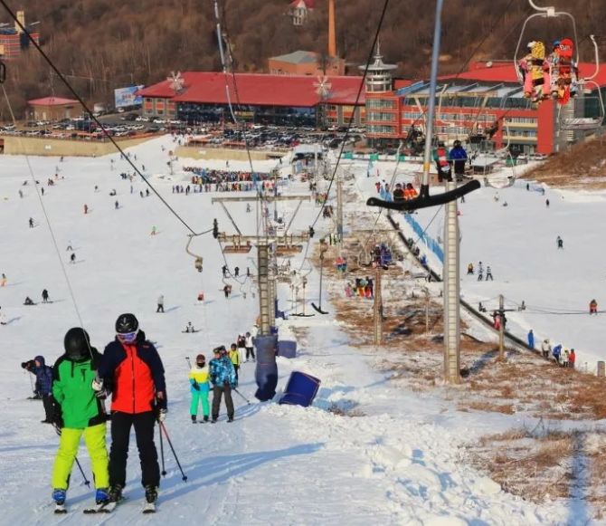 哈爾濱的滑雪場，雪上運(yùn)動的魅力之都，哈爾濱，雪上運(yùn)動魅力之都，滑雪場盡享冬日激情