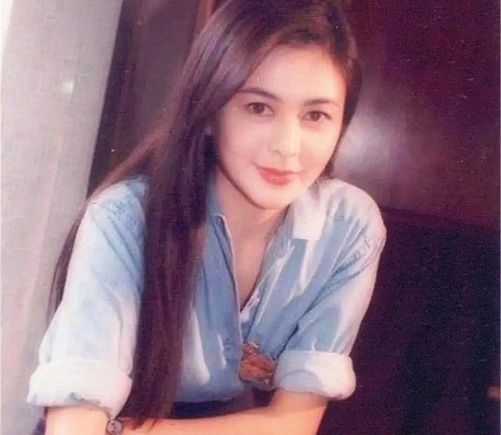 關之琳近照驚艷曝光，時光倒流，美人依舊，關之琳近照驚艷，時光美人依舊流轉(zhuǎn)