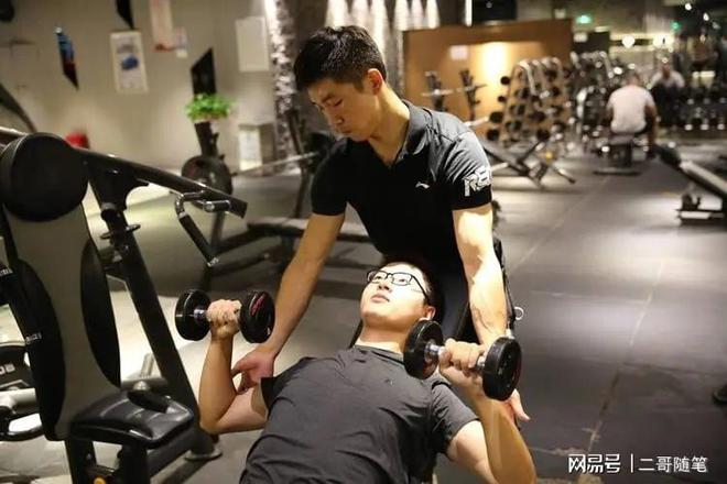 私人教練，塑造健康生活的專業(yè)引領(lǐng)者，私人教練，引領(lǐng)健康生活塑造的專業(yè)力量