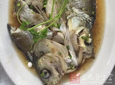 家常清燉魚的做法，美味與健康并重，家常清燉魚，美味與健康雙全的做法