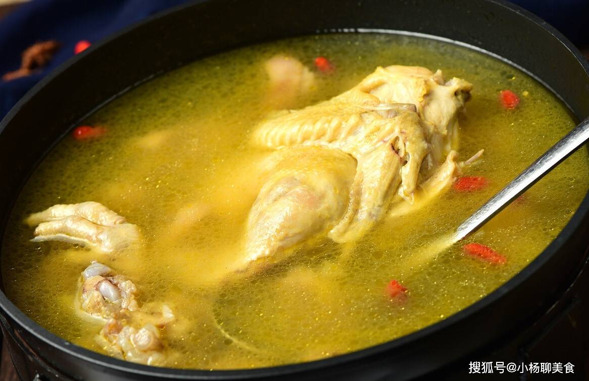 雞湯怎么燉最有營(yíng)養(yǎng)——營(yíng)養(yǎng)燉湯的秘訣，雞湯燉制秘訣，營(yíng)養(yǎng)豐富的燉湯之道