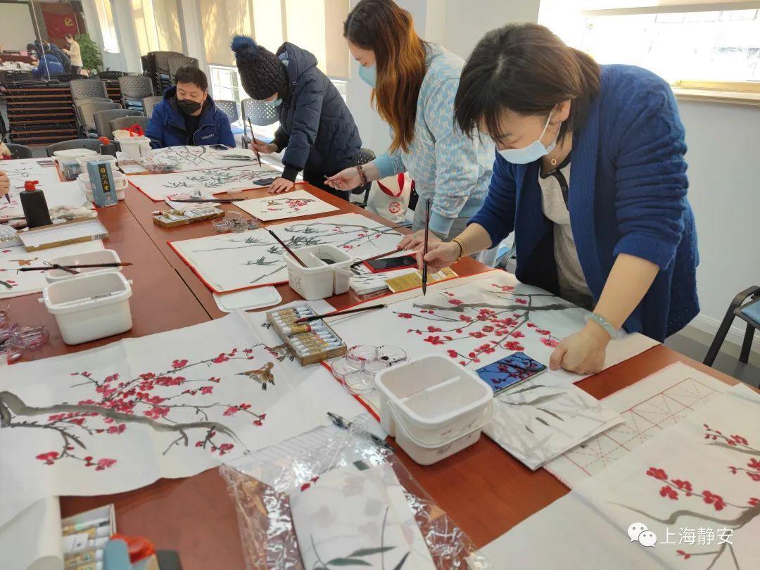 瑜伽從哪里開始學(xué)起，探索瑜伽的入門之路，瑜伽入門指南，從基礎(chǔ)開始探索瑜伽之路
