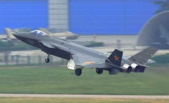 殲-12戰(zhàn)斗機(jī)高清圖片賞析，殲-12戰(zhàn)斗機(jī)高清圖片展示