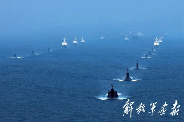 2018年中國(guó)海軍閱兵完整視頻，展現(xiàn)海上力量，彰顯國(guó)防實(shí)力，中國(guó)海軍閱兵視頻，展現(xiàn)海上力量，彰顯國(guó)防實(shí)力風(fēng)采