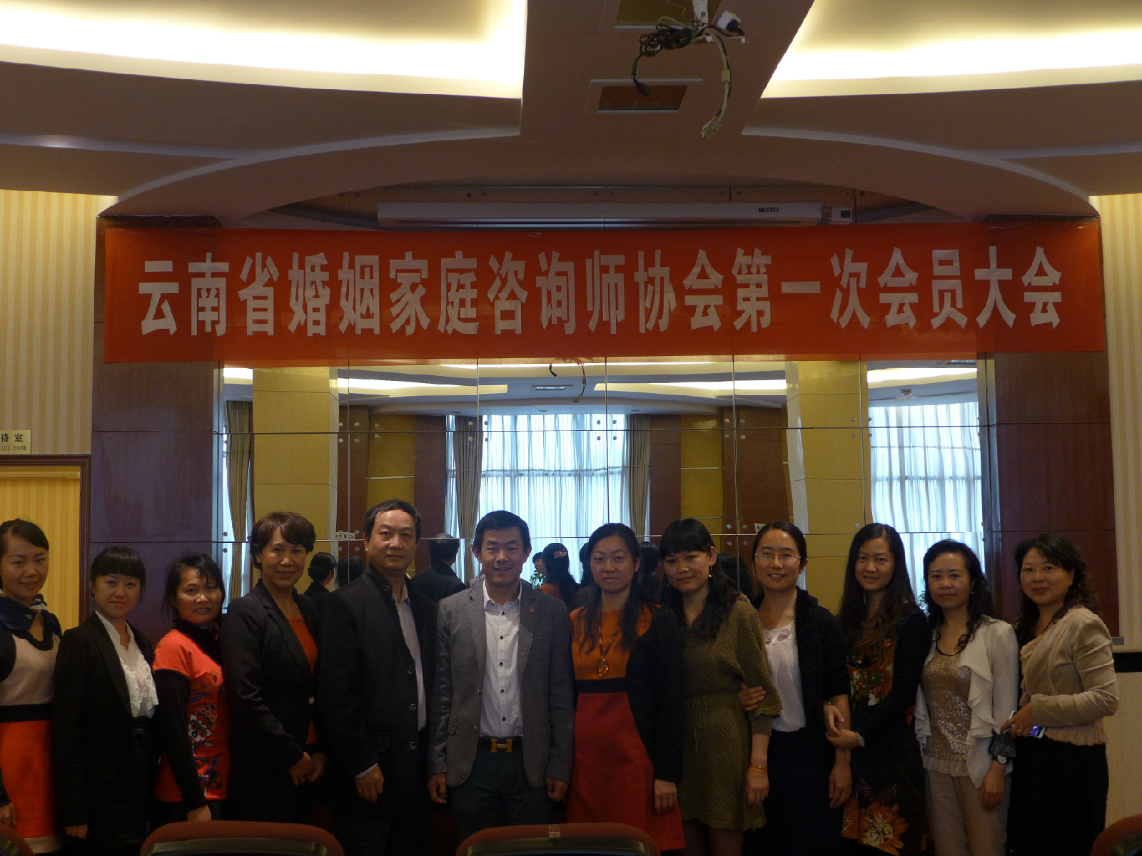 婚姻家庭咨詢師協(xié)會，引領現(xiàn)代婚姻家庭的幸福導航，婚姻家庭咨詢師協(xié)會，引領現(xiàn)代婚姻家庭的幸福導航之路