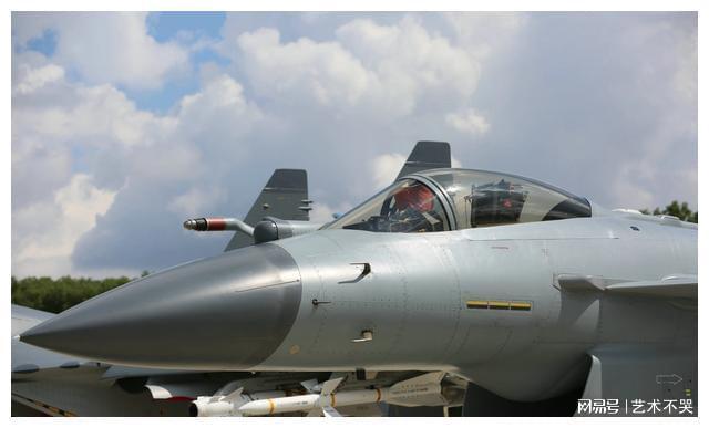 殲-10D魔改，探索中國空軍現(xiàn)代化之路的杰出代表，殲-10D魔改，中國空軍現(xiàn)代化之路的杰出代表探索