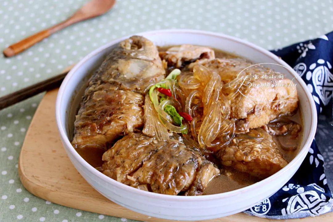 最簡單家庭燉魚做法，最簡單家庭燉魚食譜，輕松上手，美味呈現(xiàn)！