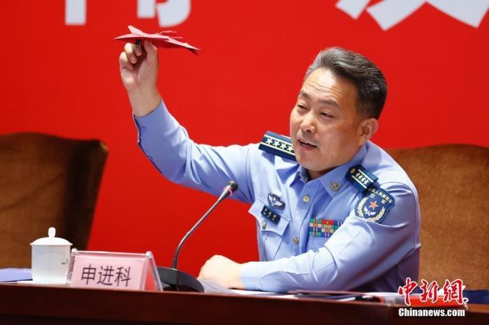 殲-10戰(zhàn)斗機(jī)折紙教程，殲-10戰(zhàn)斗機(jī)折紙教程，手把手教你折紙戰(zhàn)機(jī)
