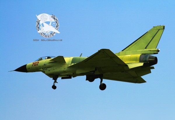 殲-10戰(zhàn)斗機(jī)，探索其長寬高與卓越性能，殲-10戰(zhàn)斗機(jī)的長寬高與卓越性能解析