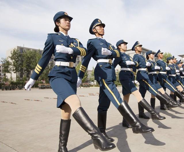 中國女兵照片全集，展現(xiàn)鏗鏘玫瑰的英勇風(fēng)采，中國女兵照片全集，展現(xiàn)鏗鏘玫瑰的英勇風(fēng)采與力量