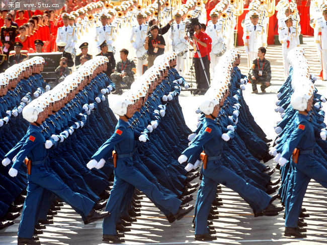 國(guó)慶閱兵方隊(duì)，整齊一律中展現(xiàn)的形式美法則，國(guó)慶閱兵方隊(duì)展現(xiàn)的形式美法則，整齊一律中的震撼力量