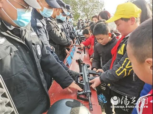 關(guān)東軍為何佩戴大檐帽，歷史、文化與軍事原因探究，關(guān)東軍大檐帽佩戴原因，歷史、文化與軍事因素探究