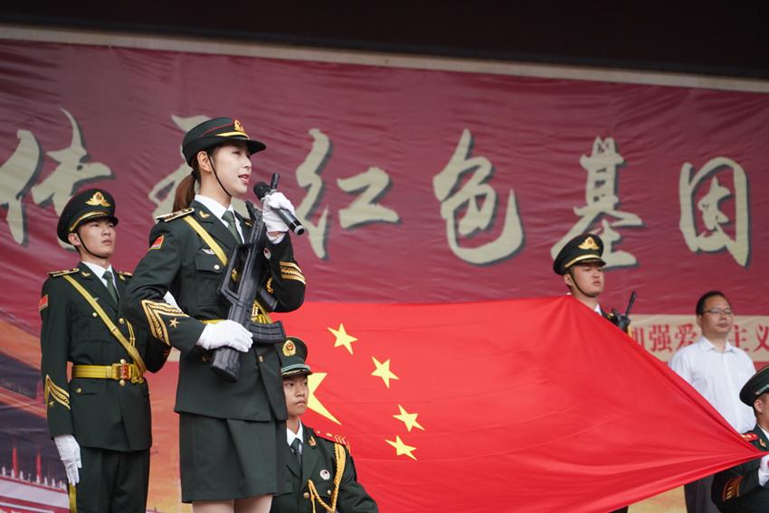 三軍女儀仗隊(duì)圖片，展現(xiàn)女性力量與榮耀的壯麗畫卷，三軍女儀仗隊(duì)壯麗圖片展示，女性力量與榮耀的輝煌瞬間
