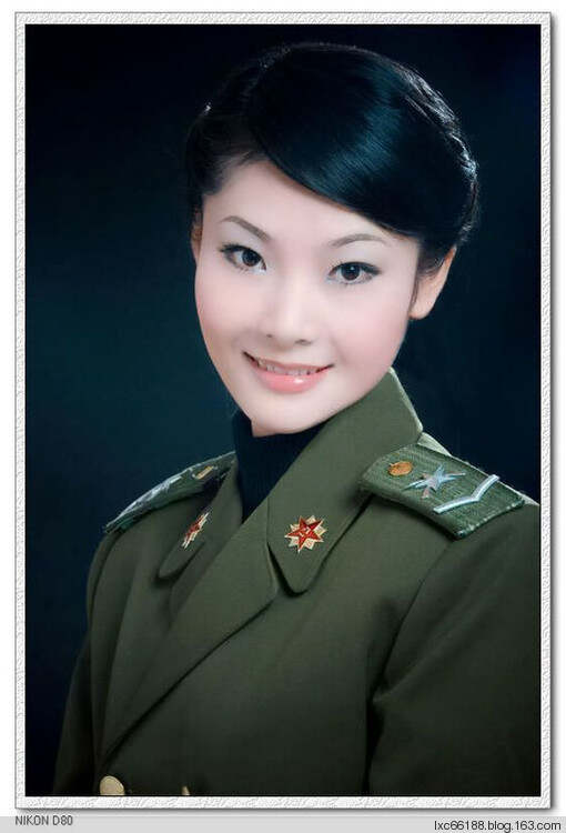 中國女兵，高清圖片展現(xiàn)颯爽英姿，中國女兵高清圖片展現(xiàn)颯爽英姿風(fēng)采