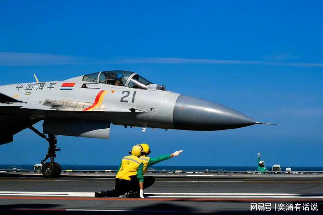 殲-15戰(zhàn)機(jī)，中國航空工業(yè)的新里程碑——第四代戰(zhàn)斗機(jī)的杰出代表，殲-15戰(zhàn)機(jī)，中國航空工業(yè)新里程碑——第四代戰(zhàn)斗機(jī)的光輝代表