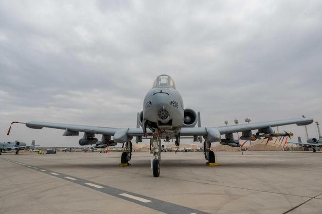 A-10疣豬攻擊機(jī)折紙教程，A-10疣豬攻擊機(jī)折紙教程，一步步教你折紙戰(zhàn)機(jī)