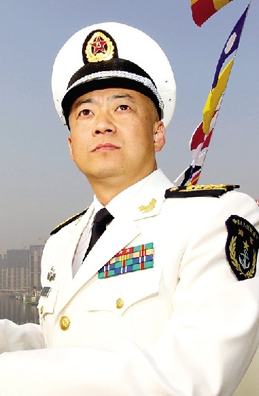 遼寧艦艦長(zhǎng)之犧牲，英勇無(wú)畏，忠誠(chéng)擔(dān)當(dāng)，遼寧艦艦長(zhǎng)英勇?tīng)奚?，忠誠(chéng)擔(dān)當(dāng)顯無(wú)畏精神