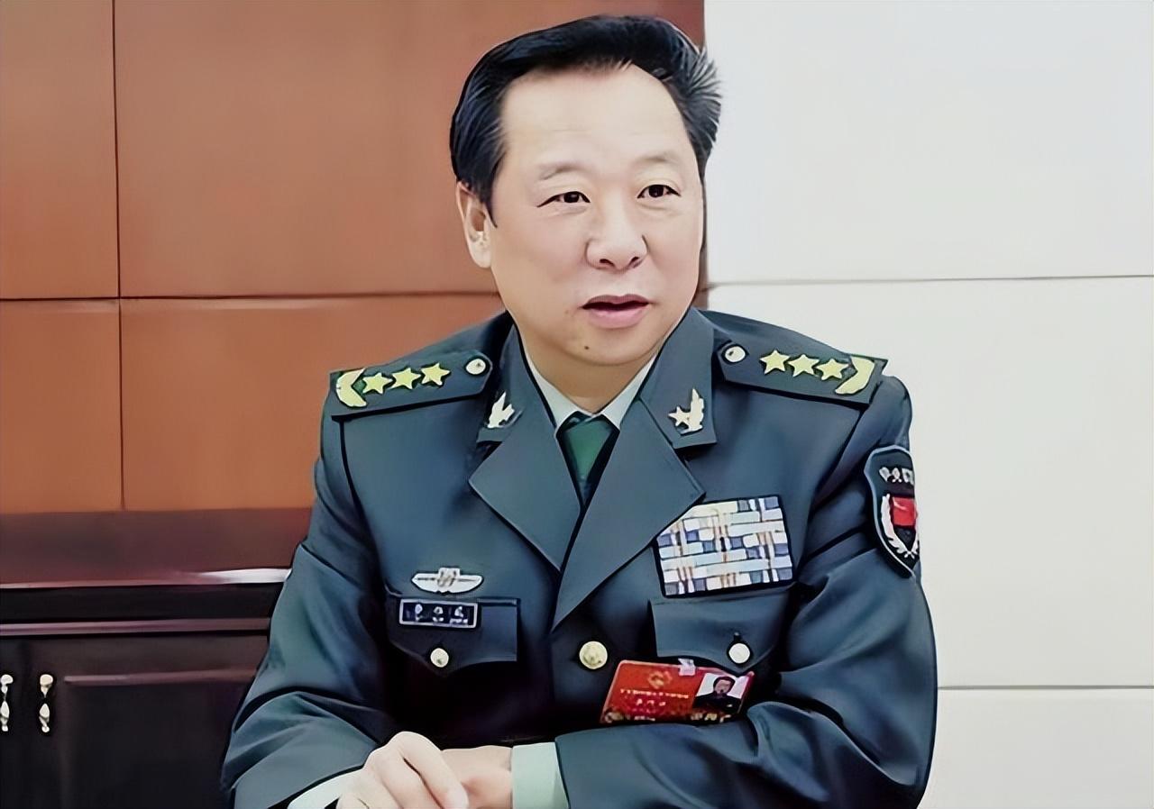 國(guó)防部長(zhǎng)級(jí)別高，職責(zé)、地位與角色分析，國(guó)防部長(zhǎng)職責(zé)、地位與角色深度解析，級(jí)別高的決策核心分析
