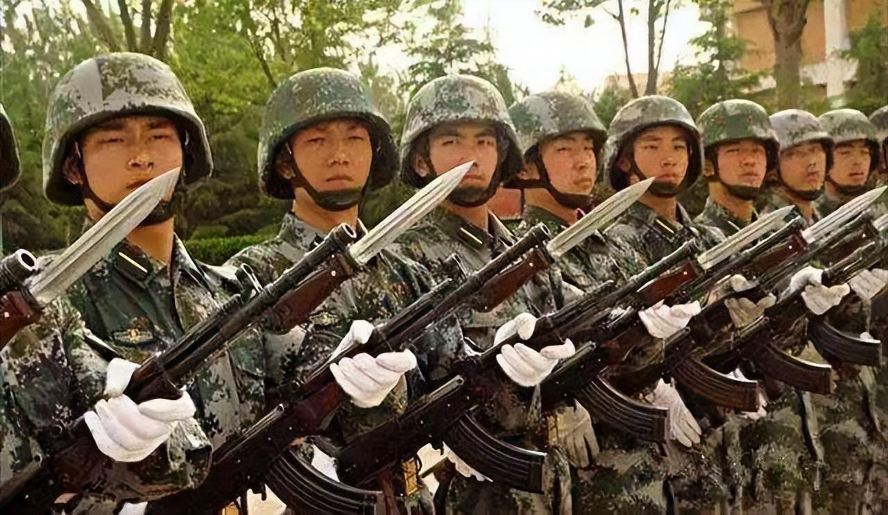 解放軍最新照片揭示的軍事力量與民族精神，解放軍最新照片展現(xiàn)軍事力量與民族精神風(fēng)采