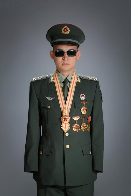 八一胸章獲得者的待遇，榮譽(yù)與責(zé)任的雙重饋贈(zèng)，八一胸章獲得者的榮譽(yù)與責(zé)任，待遇與雙重饋贈(zèng)的彰顯