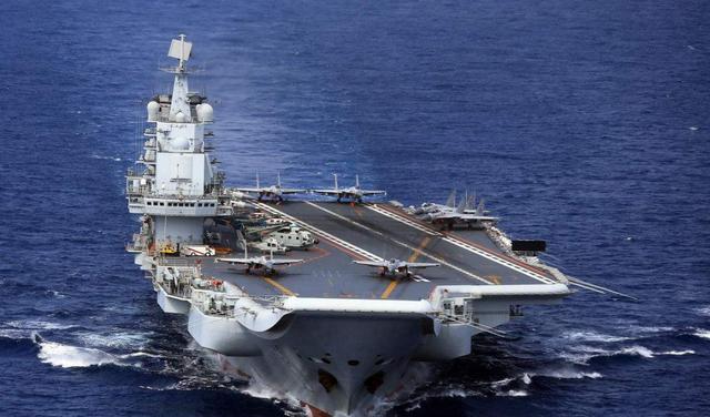 遼寧艦與美國(guó)航母尺寸對(duì)比，大小差異及其背后的故事，遼寧艦與美國(guó)航母尺寸對(duì)比，大小差異背后的故事探究