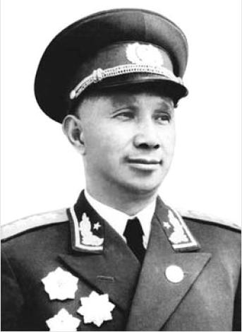 軍旅生涯，榮耀與磨礪的交織，軍旅生涯，榮耀與磨礪的交響樂章