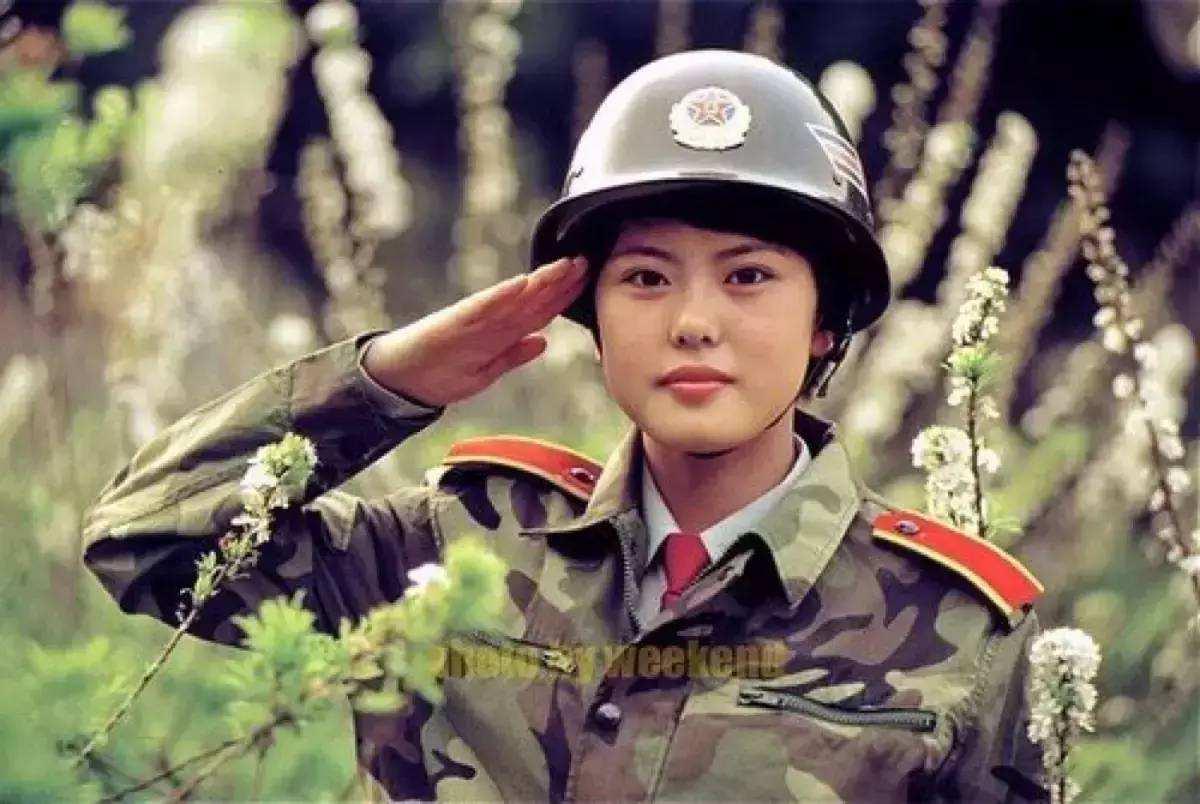 中國女兵照片大全，展現鏗鏘玫瑰的英勇風采，中國女兵英勇風采照片大全，鏗鏘玫瑰的榮耀時刻